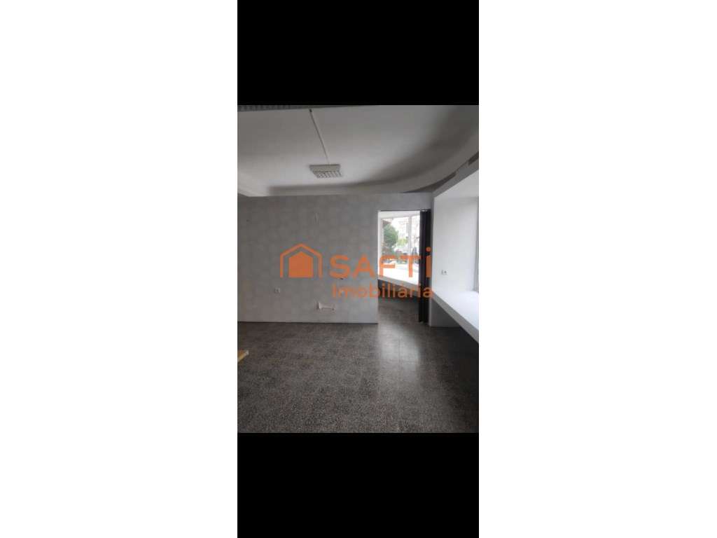 OPORTUNIDADE ÚNICA! Loja Excelente no Coração de S. João da Madeira! - Grande imagem: 5/9