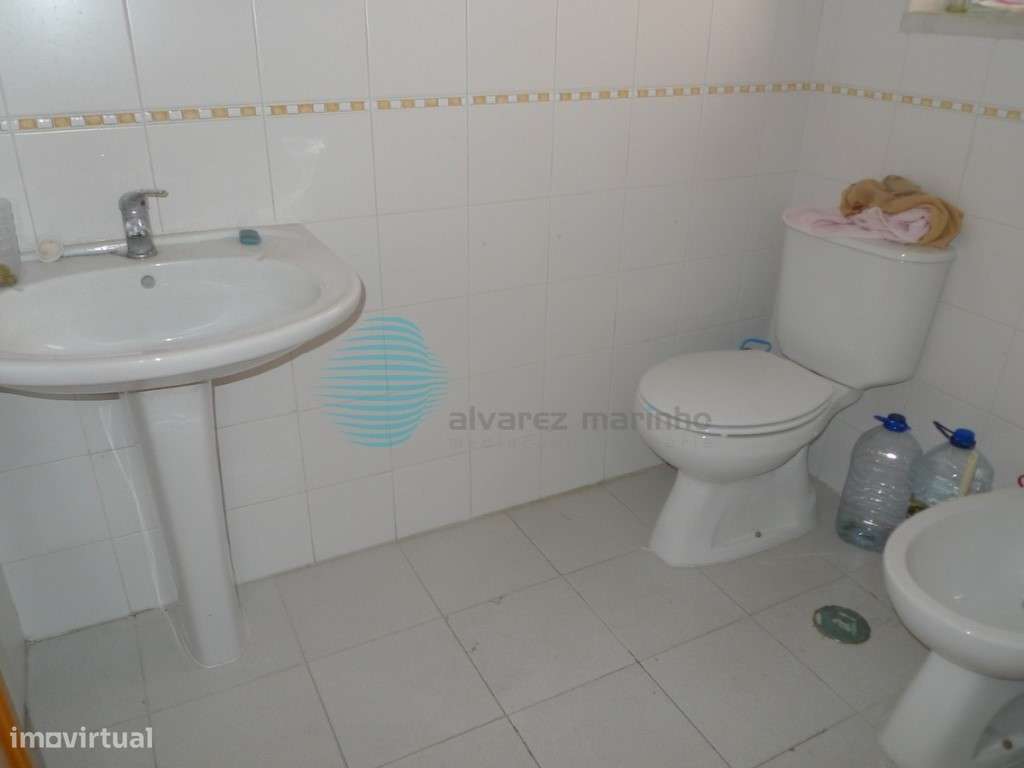 Espaço comercial com 97,75 m2 de loja e 100 m2 de terraço - Grande imagem: 5/9