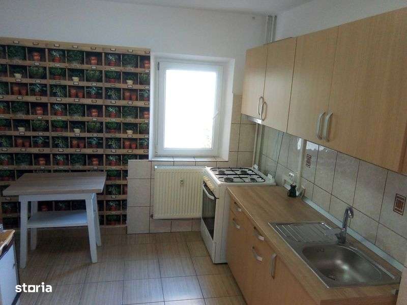 Apartament Apusului, Cocosul Rosu, Autogara Militari