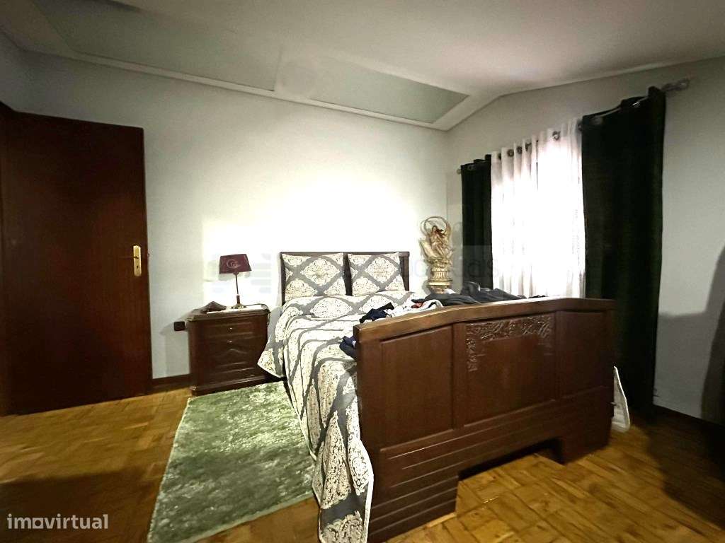 Moradia individual T5-12