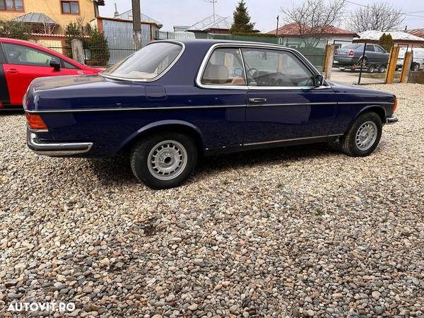 Mercedes-Benz W123 - 5