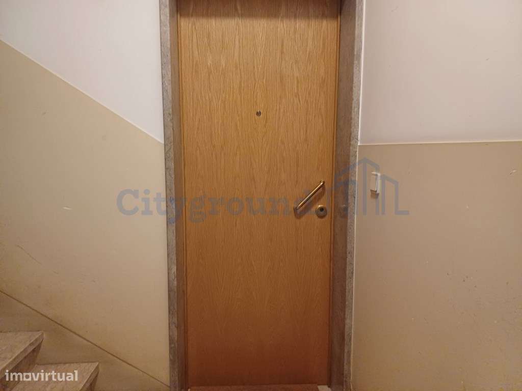 Excelente prédio renovado, de 10 fracções, em Benfica-19