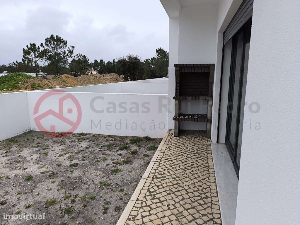 Moradia Geminada T3 de Dois Pisos em Zona Tranquila, Pinhal do General - Grande imagem: 4/33