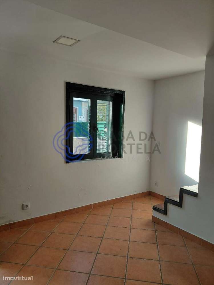 Moradia germinada T2 no Porto inada T2 no Porto localizada em zona hab - Grande imagem: 4/24