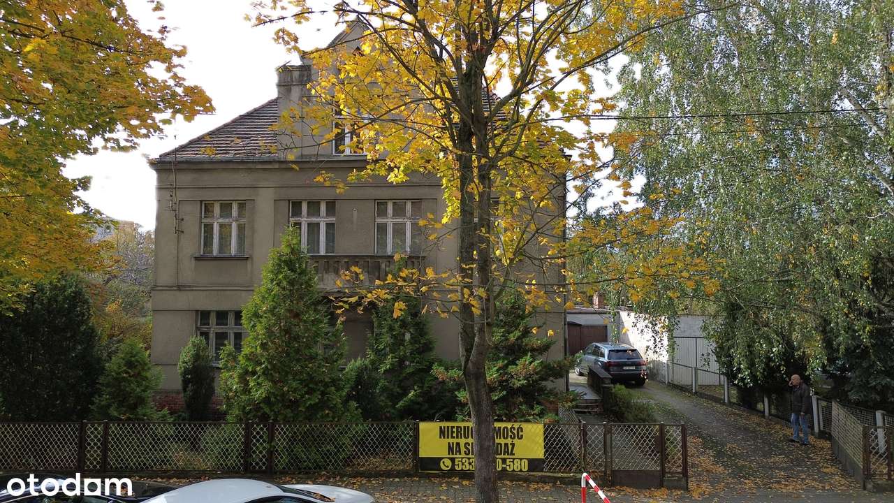 Willa miejska w doskonałej lokalizacji!-0