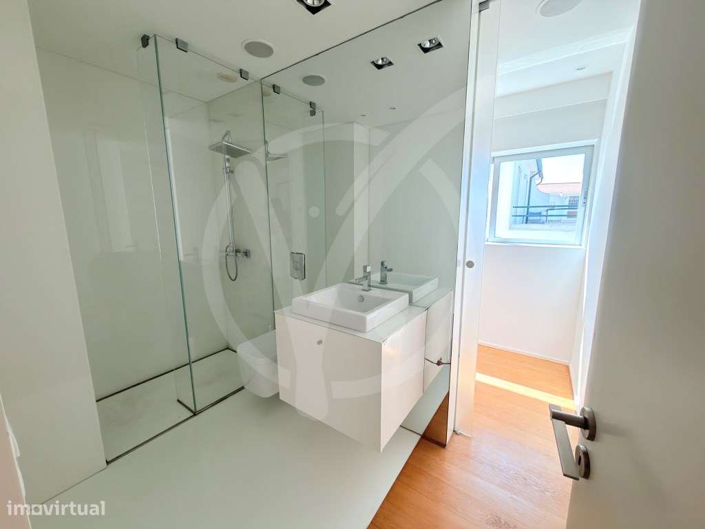 Moradia T4 de Luxo com Jardim e Piscina Póvoa de Varzim-7