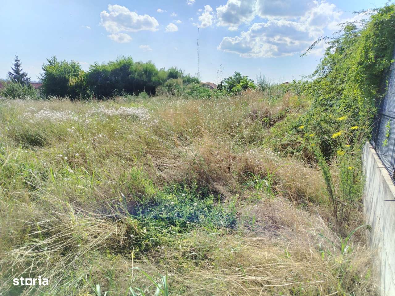 Teren  1070 mp, între vile  zona Popas Pacurari - Rond Pacurari-0