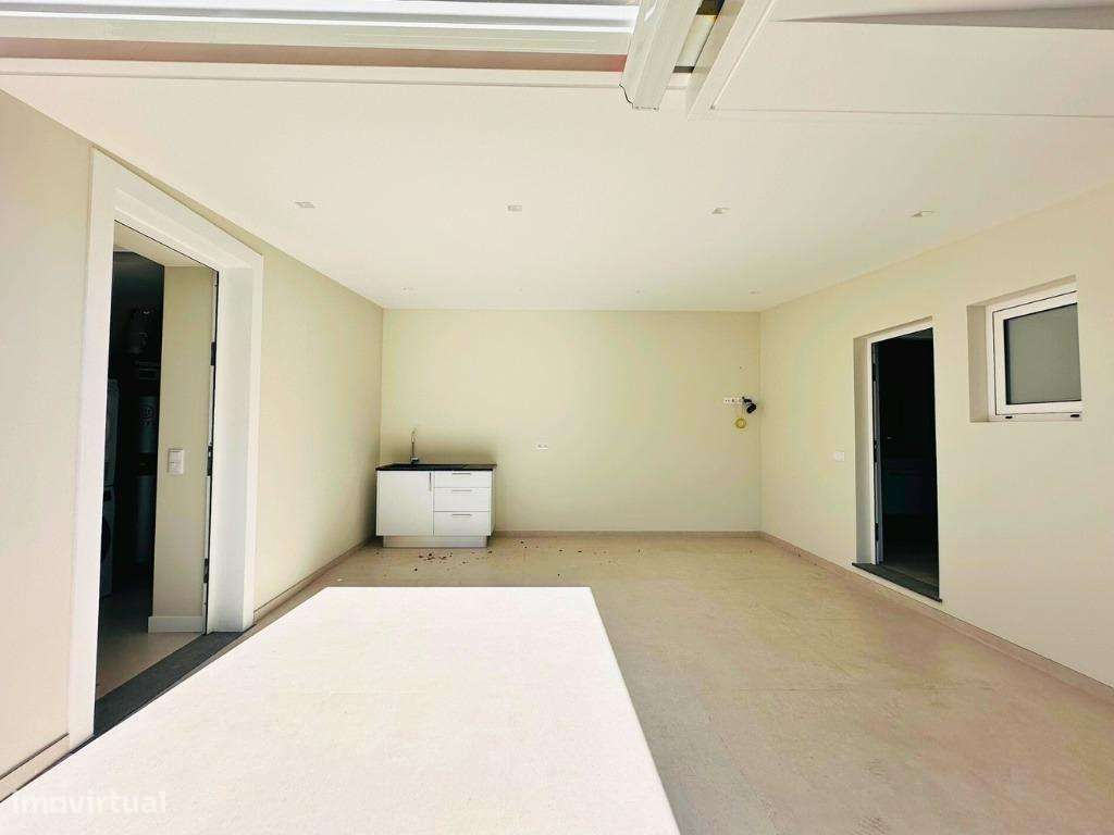 Moradia T3 Moderna com 3 Suítes no Centro do Funchal – Zona do Til-37