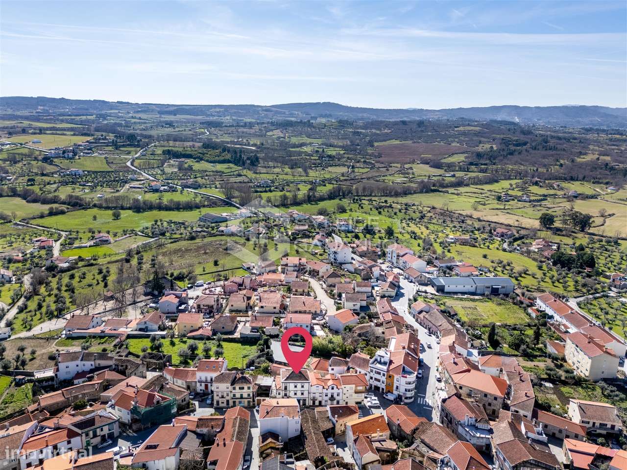 Prédio para venda centro de Caria com comércio no rés-do-chão e ampla-11