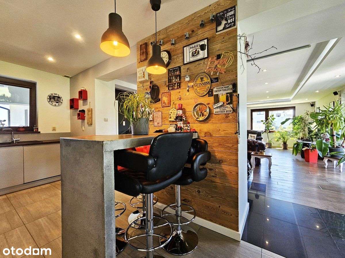 Piękny dom wolnostojący, na dużej działce-9