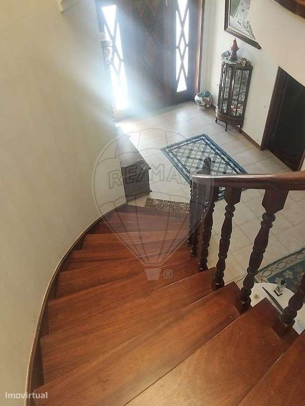 Moradia T5 para venda-9