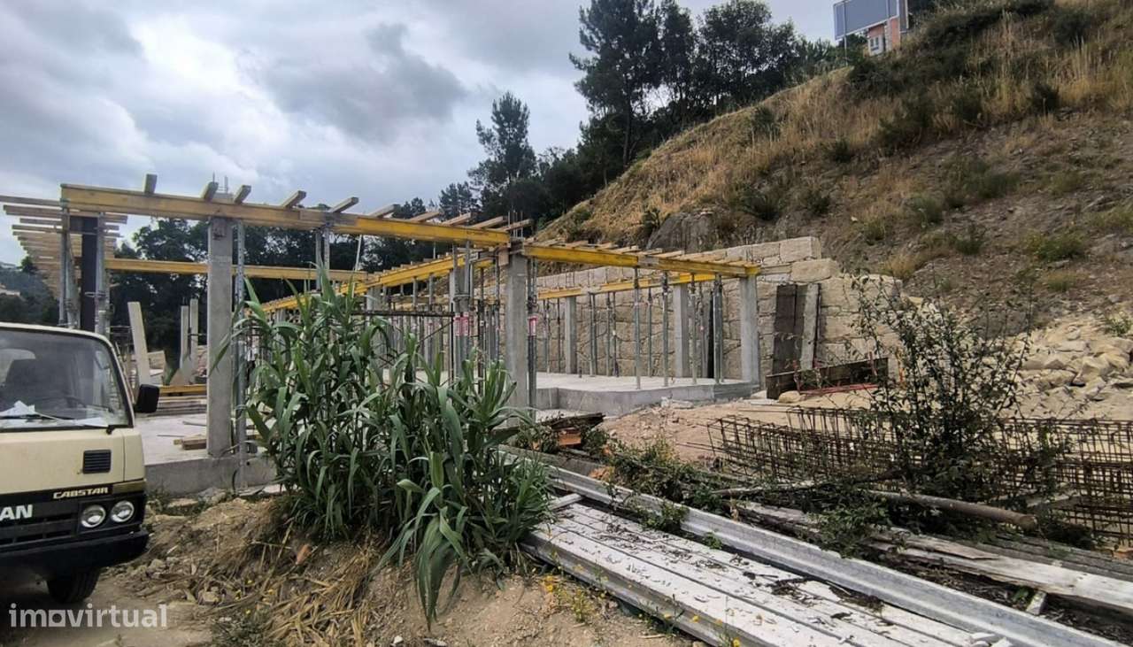 Venda de Moradia V4 em construção, em frente ao rio, Oliveira do Dou-24