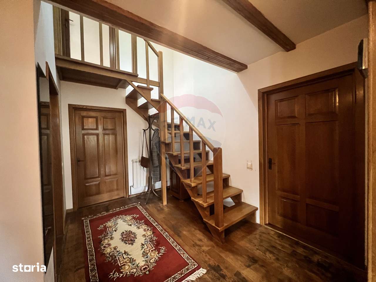 Casă de lemn cu teren generos de 1312 mp de vânzare în Fundulea - Imagine principală: 5/20