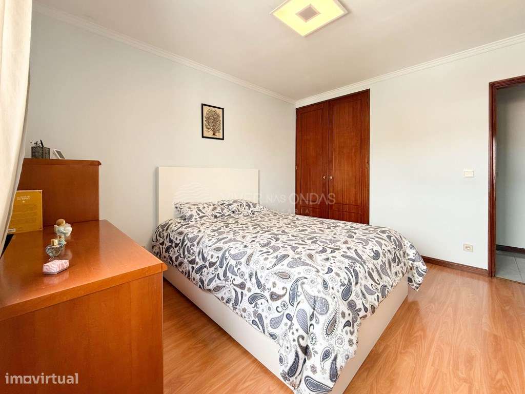 T2 Último Piso com Lareira e Lugar de Garagem | Pedras Rubras-12