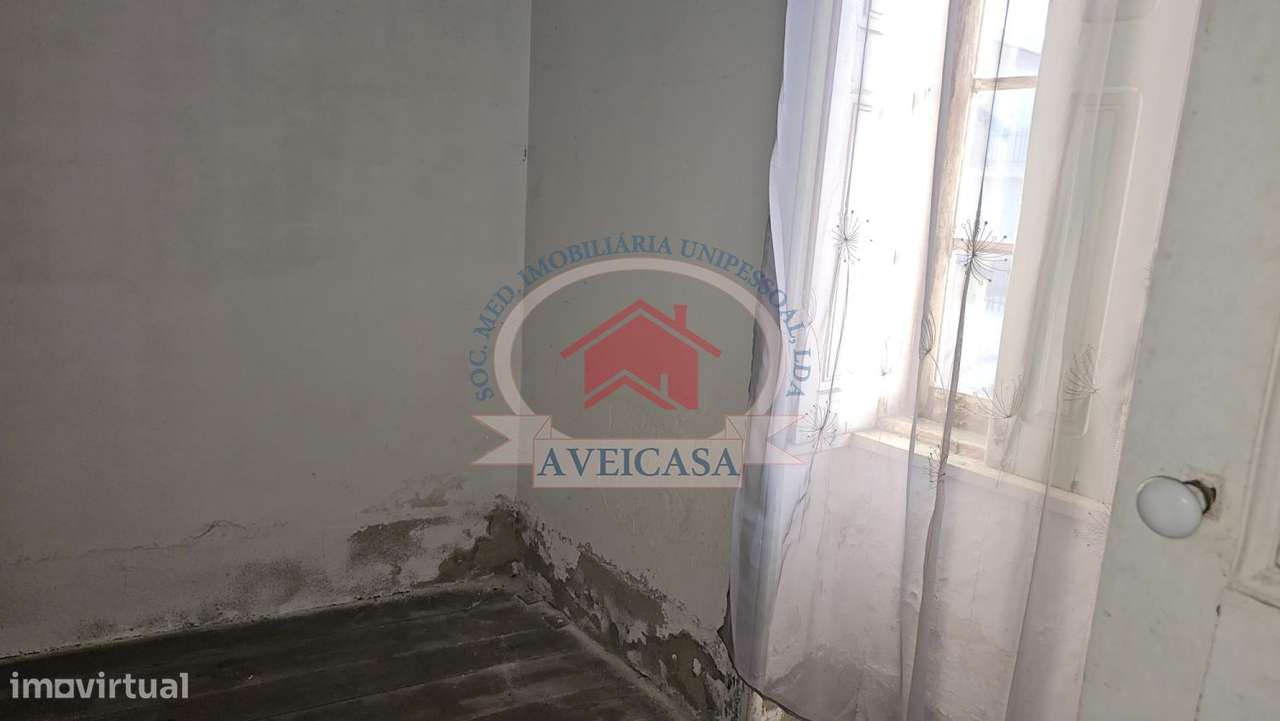 CASA GANDARESA EM VERDEMILHO PARA RECUPERAR-44