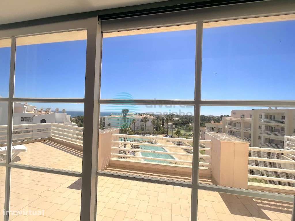 Penthouse 4 assoalhadas com uma área de 232m2, terraço 107m2, Vau, ...-35