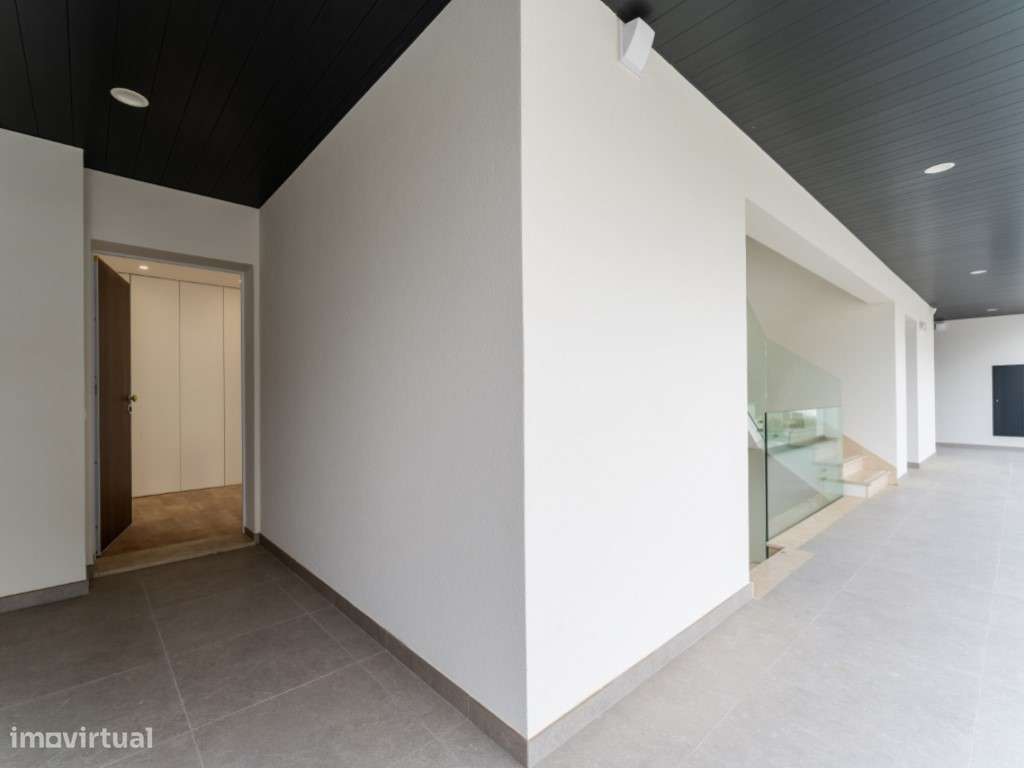 Apartamento T2 na Nazaré - Vista Mar com piscina e garagem-39