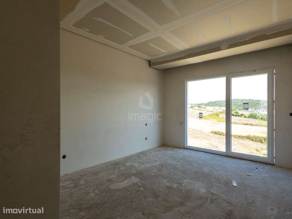 Moradia T4 nova com piscina e de Design moderno, em Mafra.-33