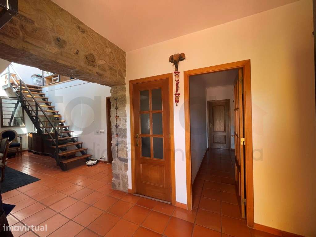 Moradia T5 em Lote Urbano de 5.135m2-24