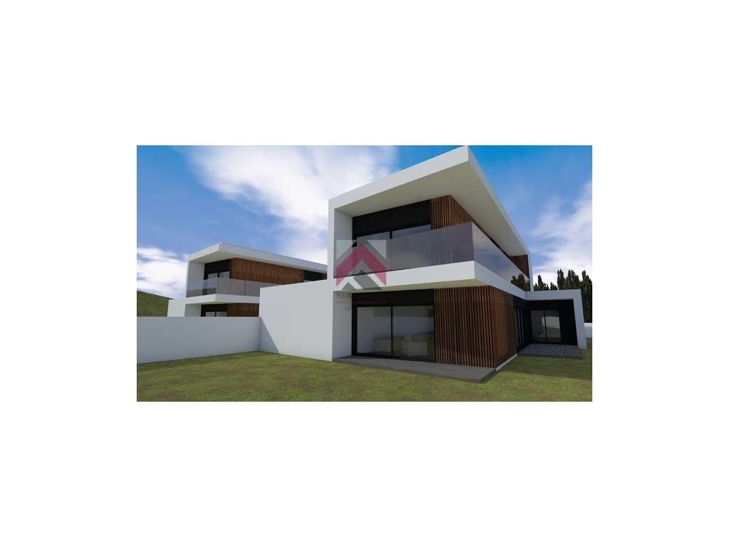 Moradia T4 Isolada junto á Escola C+S de São Bernardo! - Grande imagem: 1/7