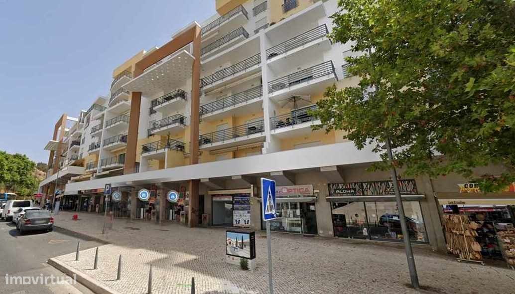 Apartamento T2 localizado no Centro histórico de Albufeira, com garage