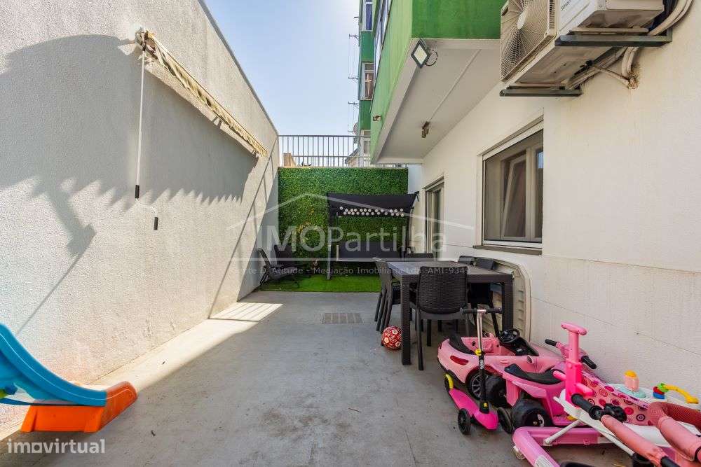 Apartamento T3 C/ Terraço na Ramada - Odivelas-15