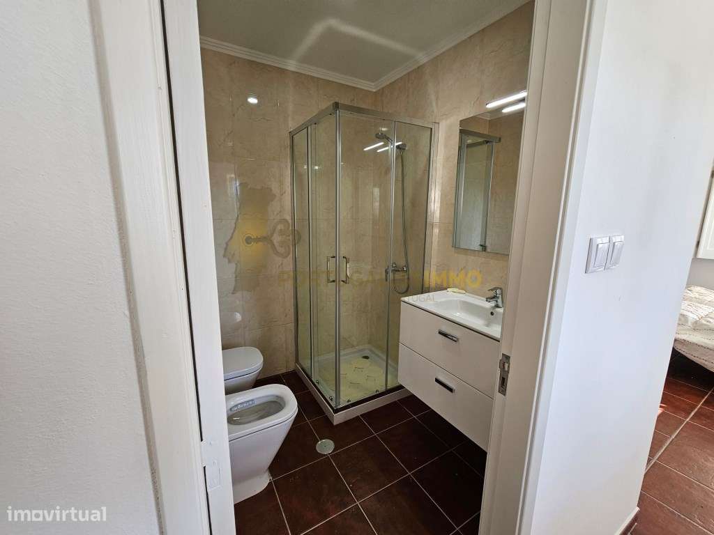 Vende-se: Moradia Familiar Espaçosa e Versátil na Madalena, Tomar.-21