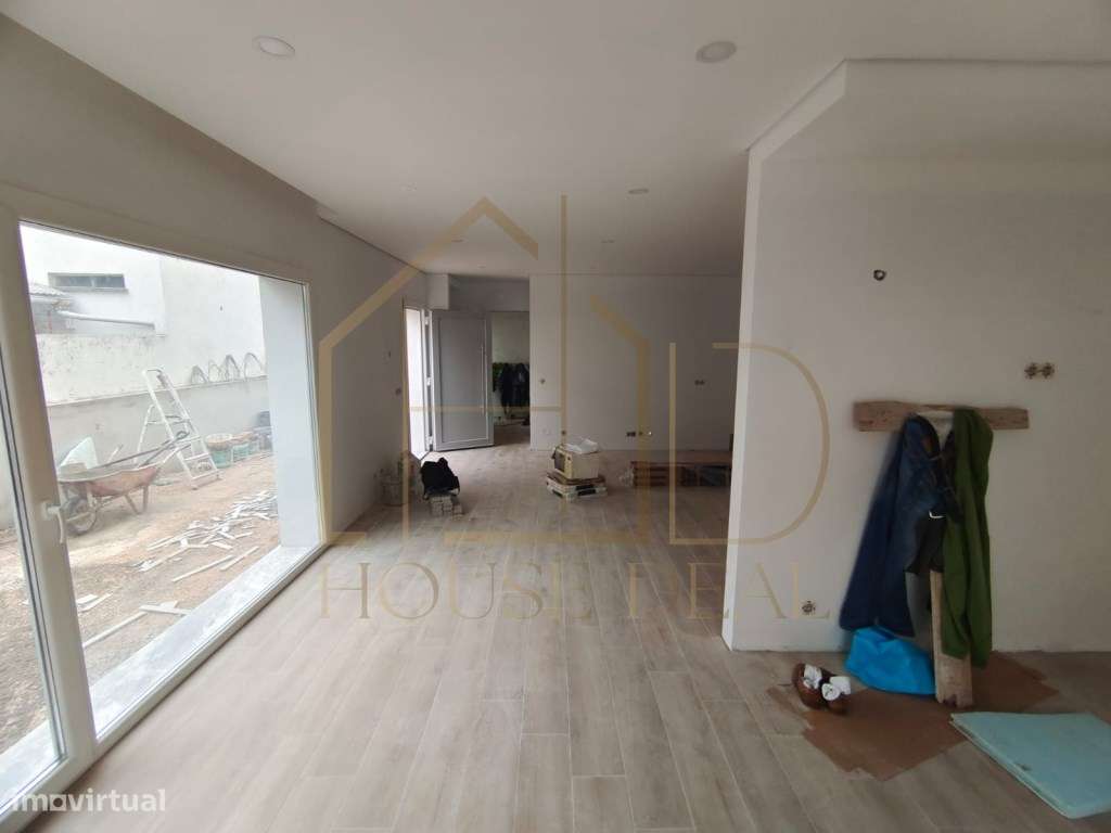 GRANDIOSA Moradia T3+1 com espaço para piscina. Fernão Ferro - Grande imagem: 5/22