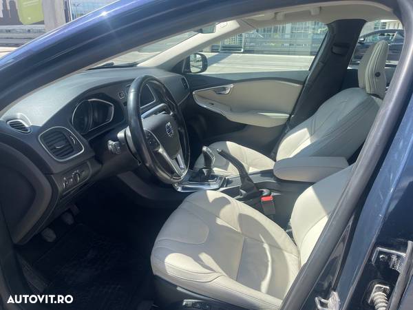 Volvo V40 D2 Momentum - 13