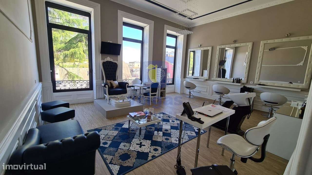 Prédio no centro do Porto com rentabilidade-5