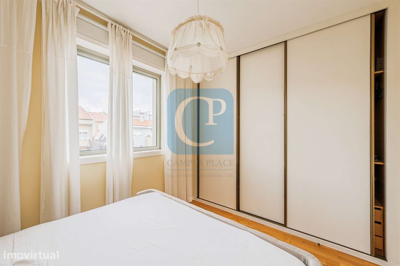 Apartamento T2 com lugar de garagem de arrumos nos Caulinos-17