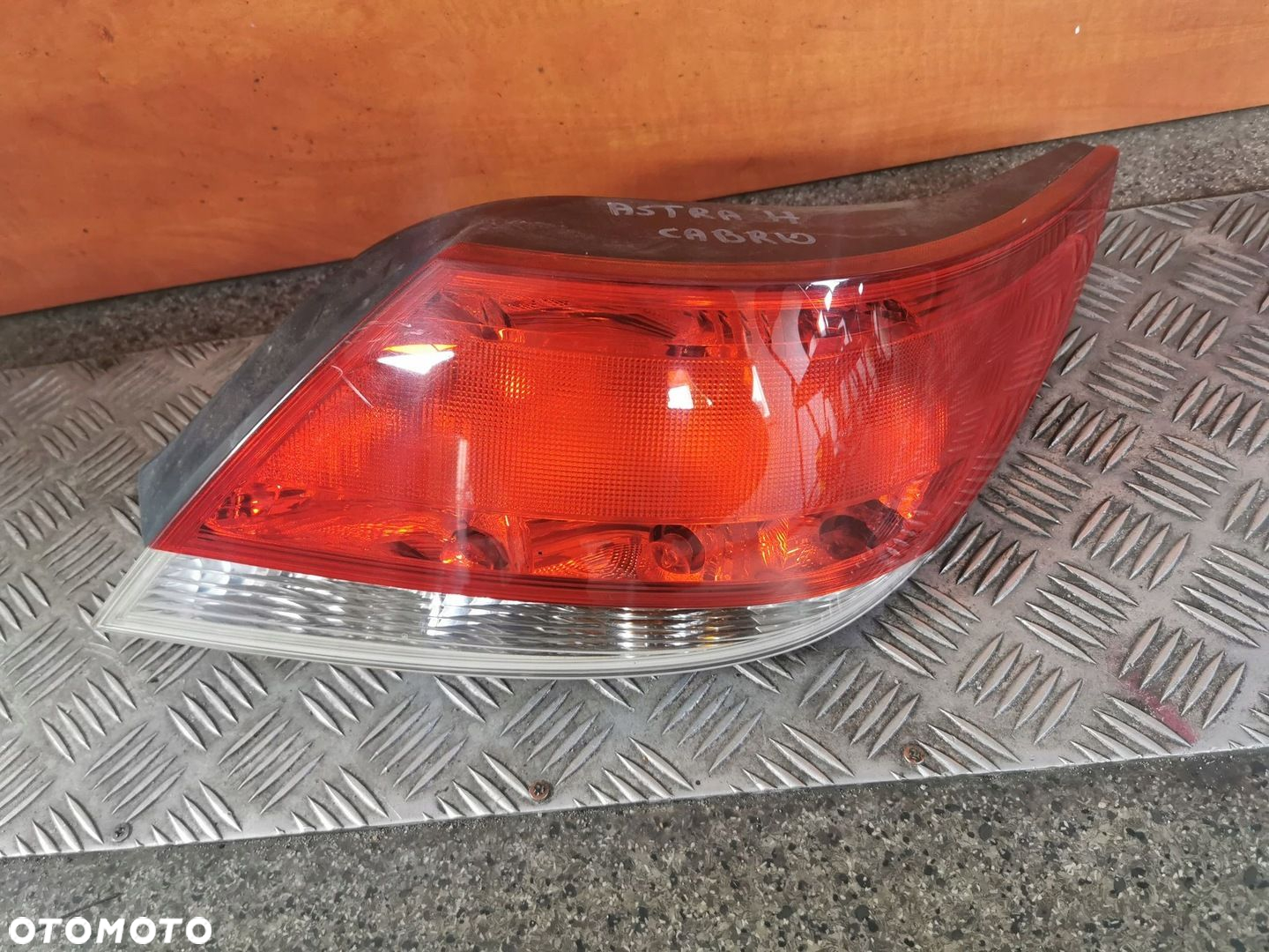 OPEL ASTRA H TWINTOP LAMPA PRAWA TYŁ 13191988 - 2