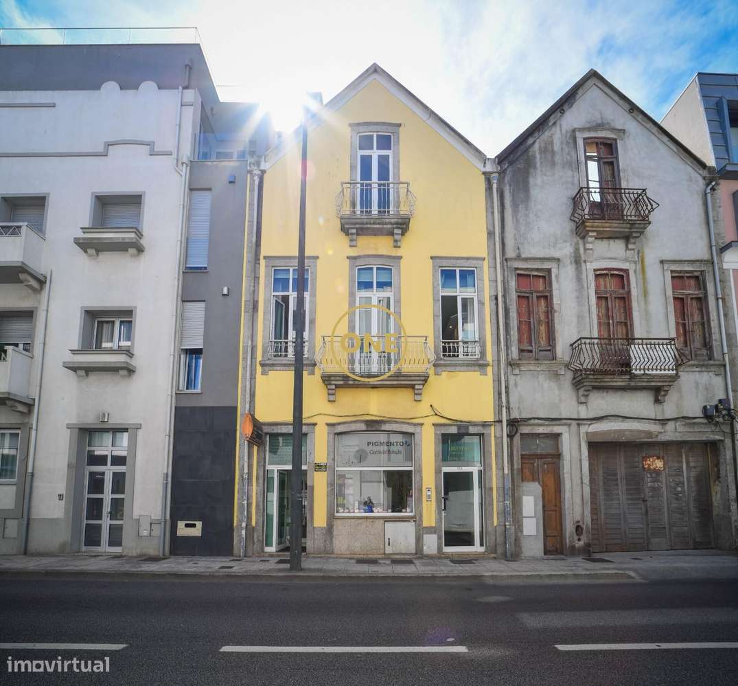Exelente T2 em plena Nacional 13, no centro da Póvoa de Varzim - Grande imagem: 2/43