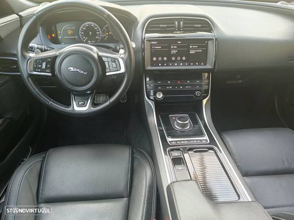 Jaguar XE 2.0 D R-Sport Aut. - 11