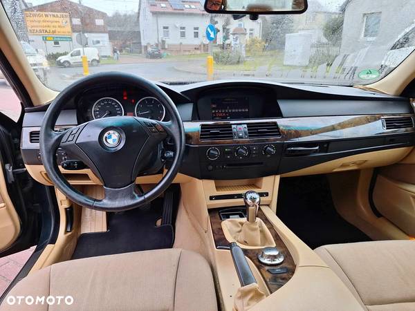 BMW Seria 5 525i - 12