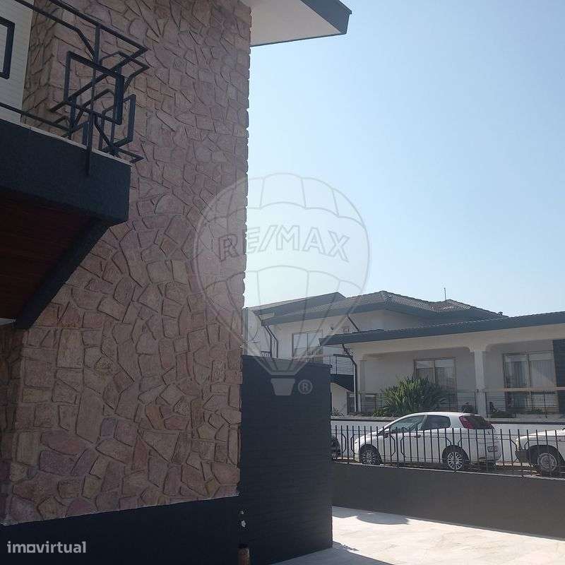 Moradia T5 para arrendamento - Grande imagem: 5/21