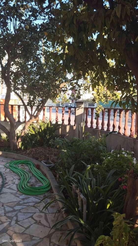 Moradia T5 na Quinta do Conde-2