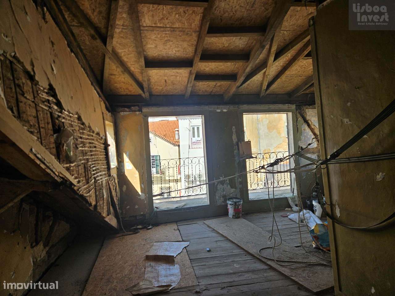 Vendo T2 para remodelação em predio totalmente remodelado - Grande imagem: 5/41