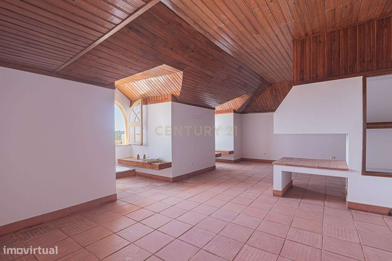 Distinta Moradia, com piscina e adega - perto de praias-42