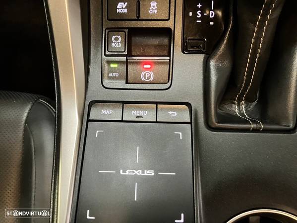 Lexus NX 300h Executive - 26