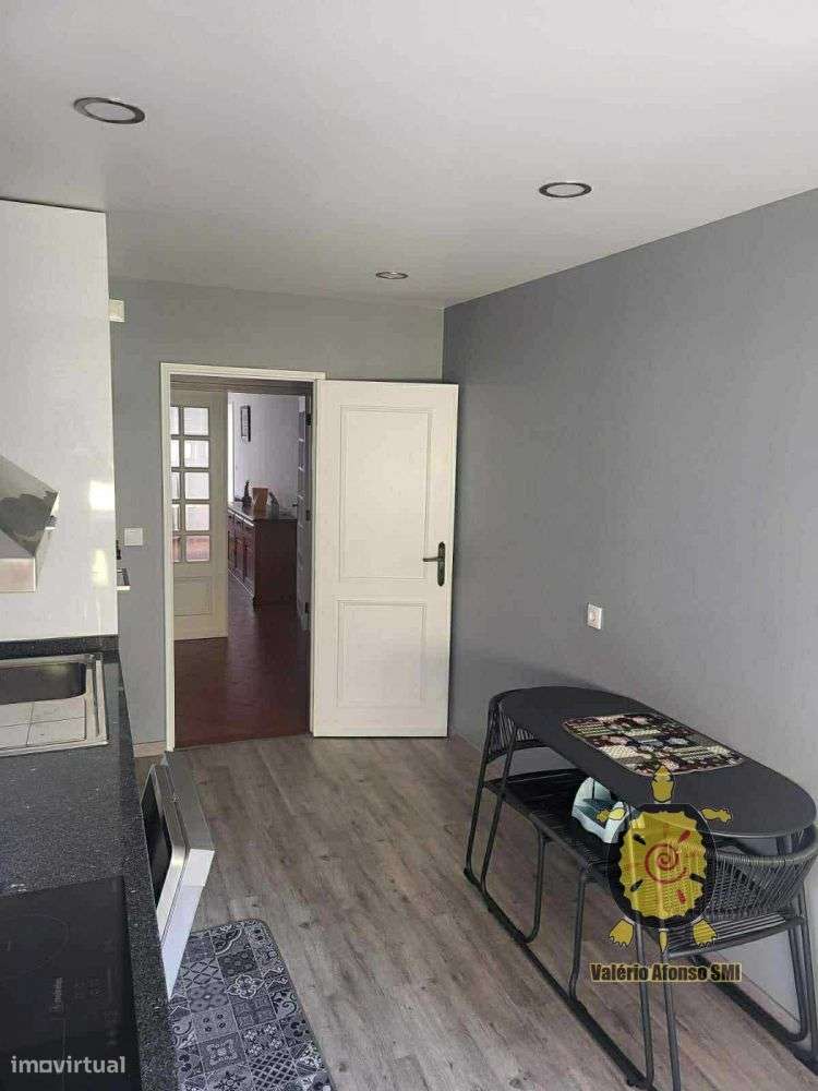 Apartamento T3 Renovado - Praia da Barra-2
