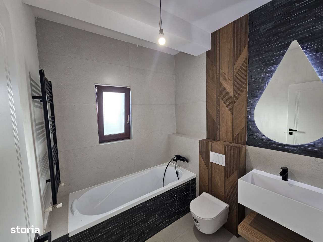 PF vand Casa PREMIUM intabulata, la 1.5 km de Bld -Manastirea Cetatuia - Imagine principală: 4/20