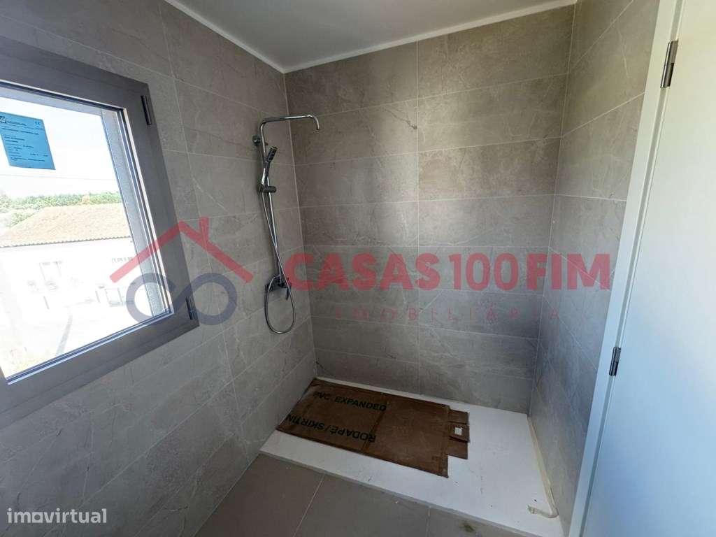 Moradias V3+1 de arquitetura moderna em construção na Jardoeira, Ba...-29