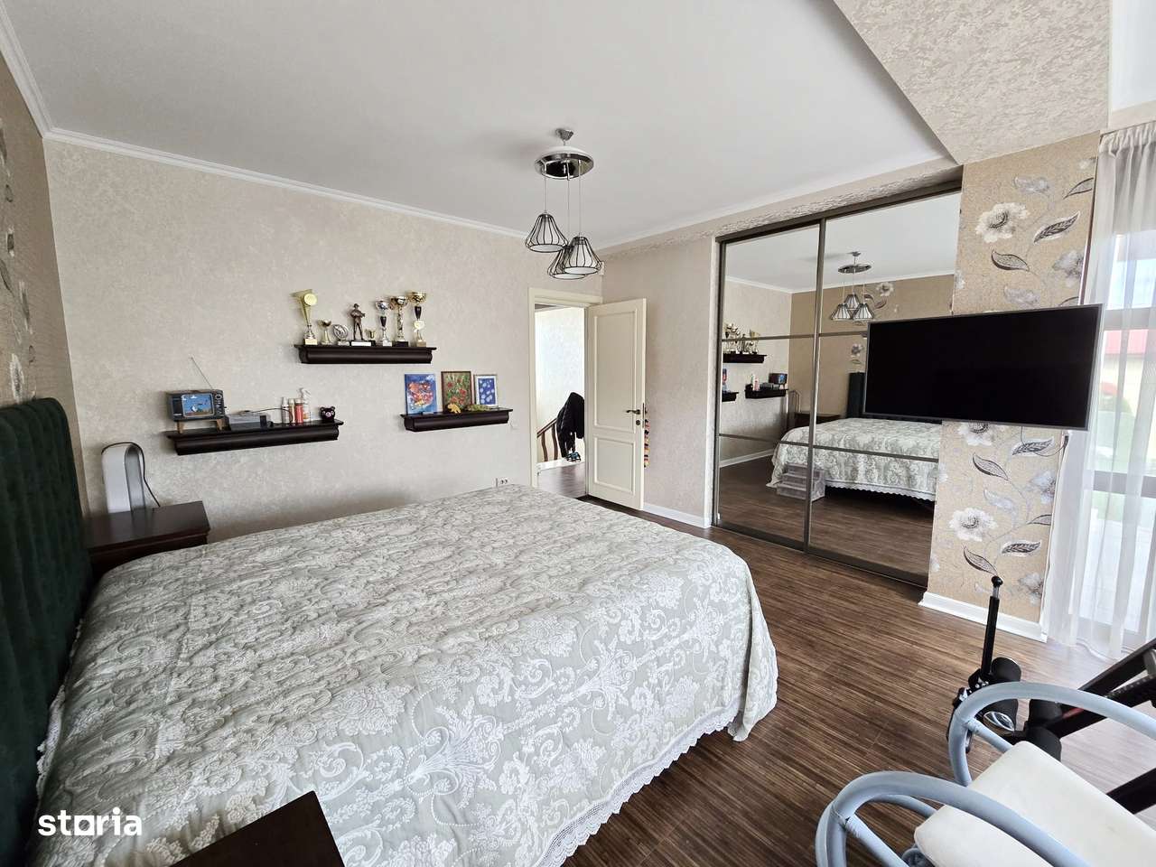 Vila P+1E+M, zona Arcasilor-4