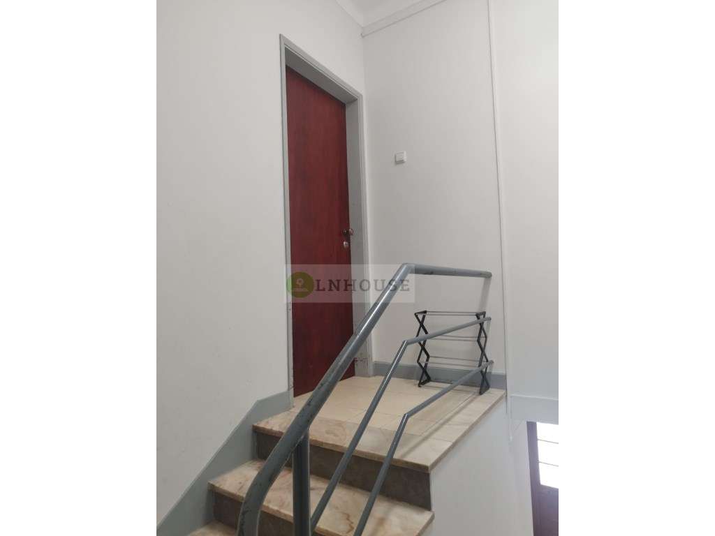 Apartamento T2 com terraço para venda no centro de Vila Real de San...-21