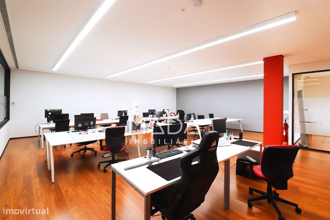 Escritório c/garagem (12 carros) na Av. da República em V.N. de Gaia-16