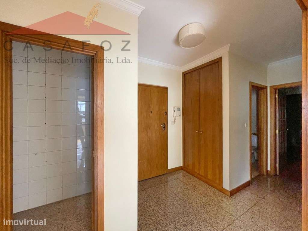 Venda Apartamento T2 em ótimo estado na Rua Lidador-15