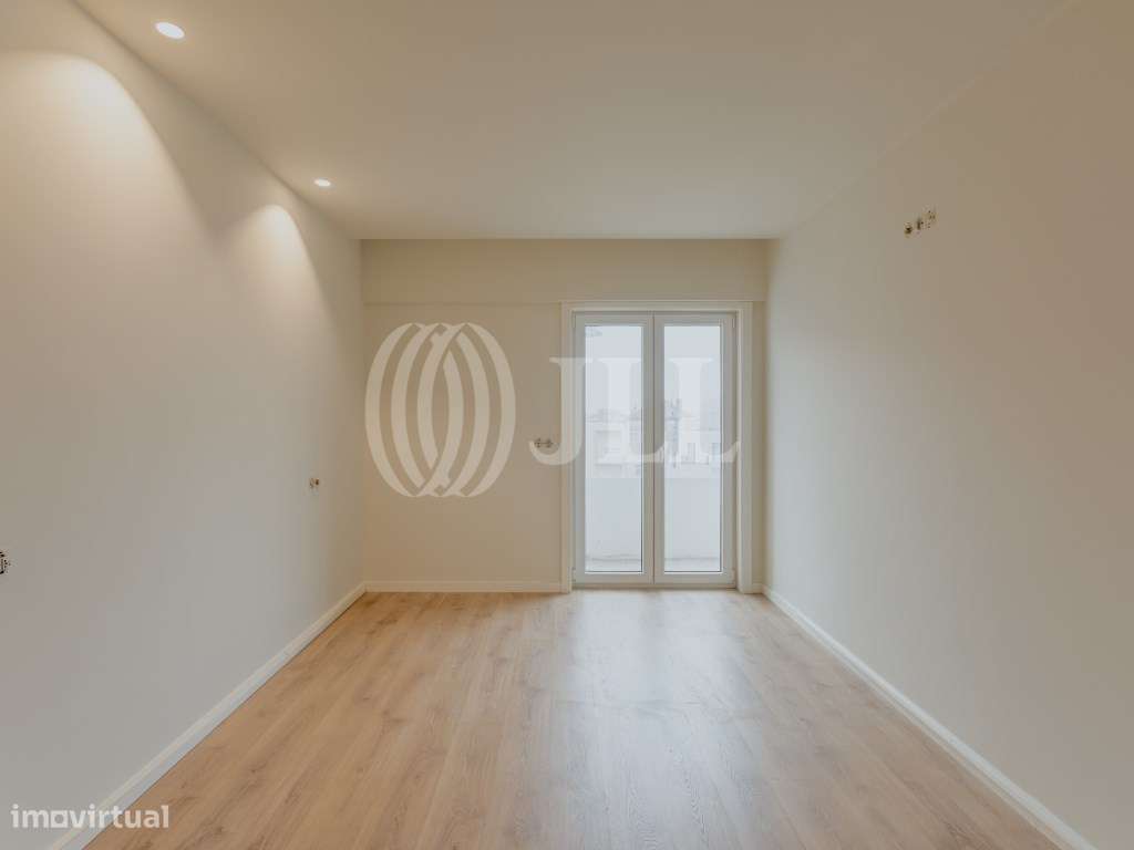 Apartamento T4 com varanda e garagem nas Antas Porto-10