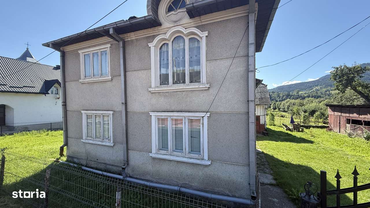 Casă bătrânească cu teren+2400 mp teren în Vama-Bucovina - Imagine principală: 5/15