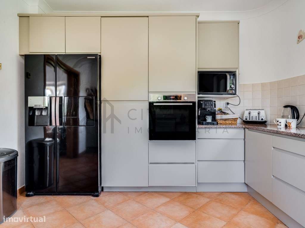 Moradia T3 Renovada com Piscina e Jardins Privados, a Dois Passos d...-11